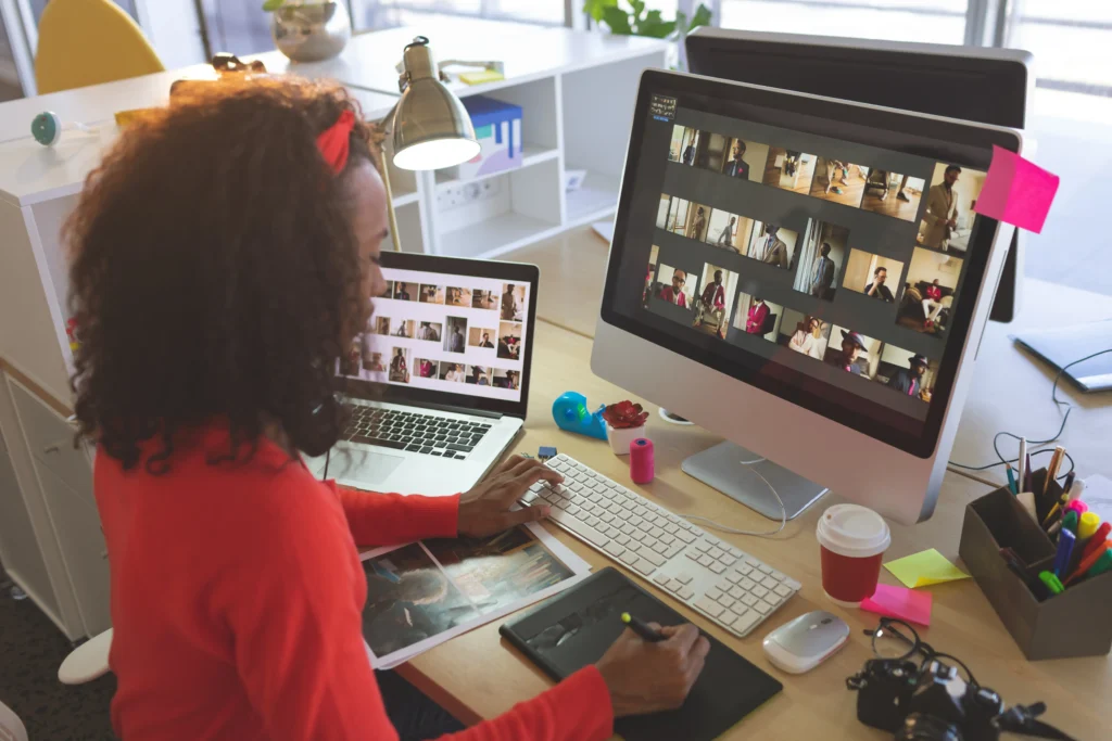 comparatif des tarifs entre freelance et agence community manager en 2025