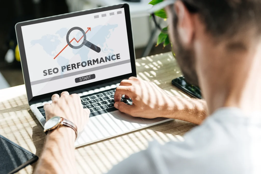 Checklist SEO pour mettre à jour un article de blog et améliorer son référencement naturel.