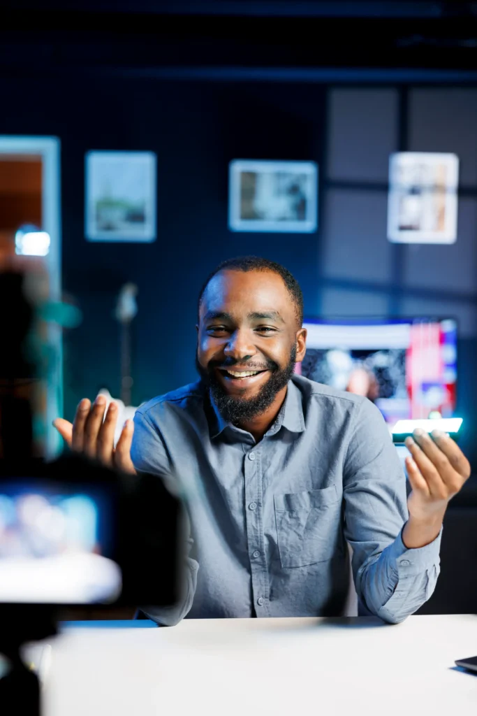 Liste de services proposés par un community manager freelance avec icônes colorées

