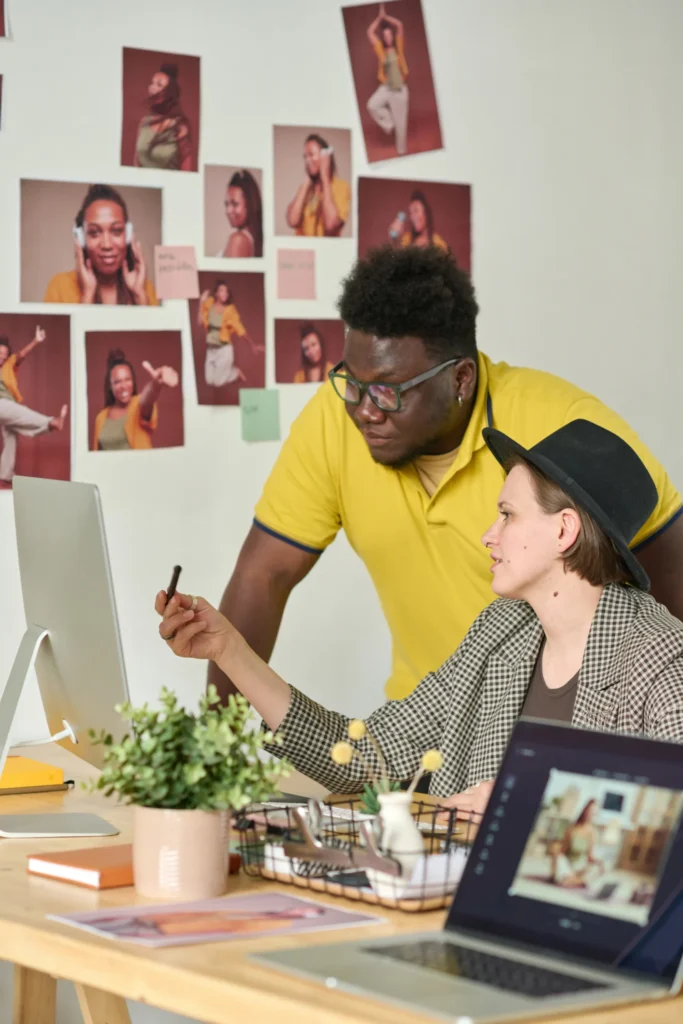 création réseaux sociaux rapide et personnalisé : le choix d'un freelance