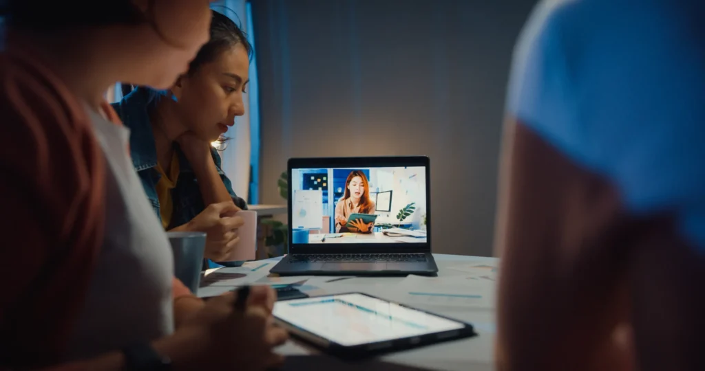 Facebook et LinkedIn pour le marketing B2B.