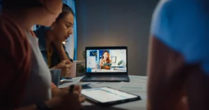 Facebook et LinkedIn pour le marketing B2B.