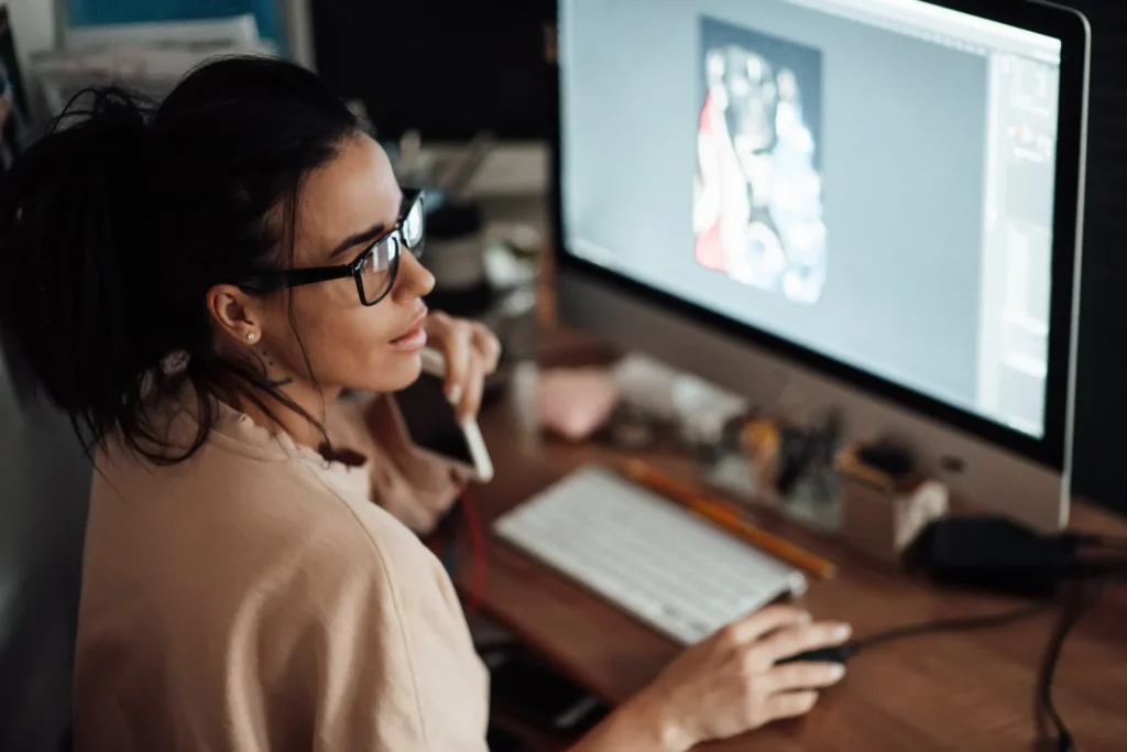 Modèle de design Canva simple et efficace pour communication d’association