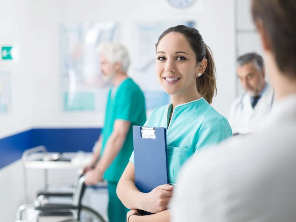 CV infirmière débutante : astuces pour valoriser vos stages