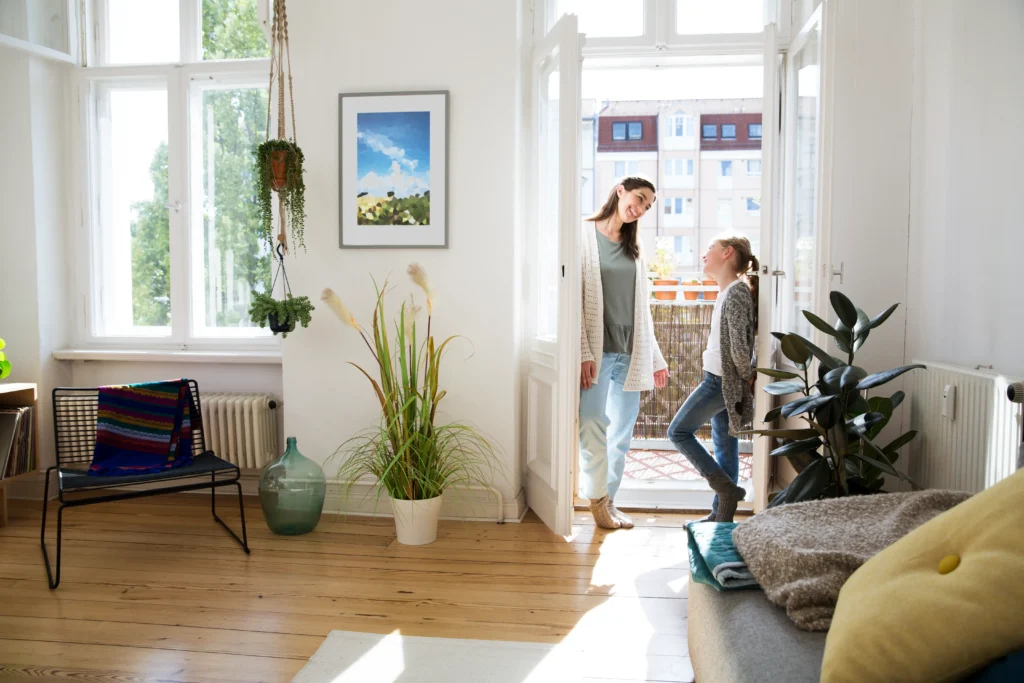 ecran montrant une annonce airbnb en cours de relecture et optimisation