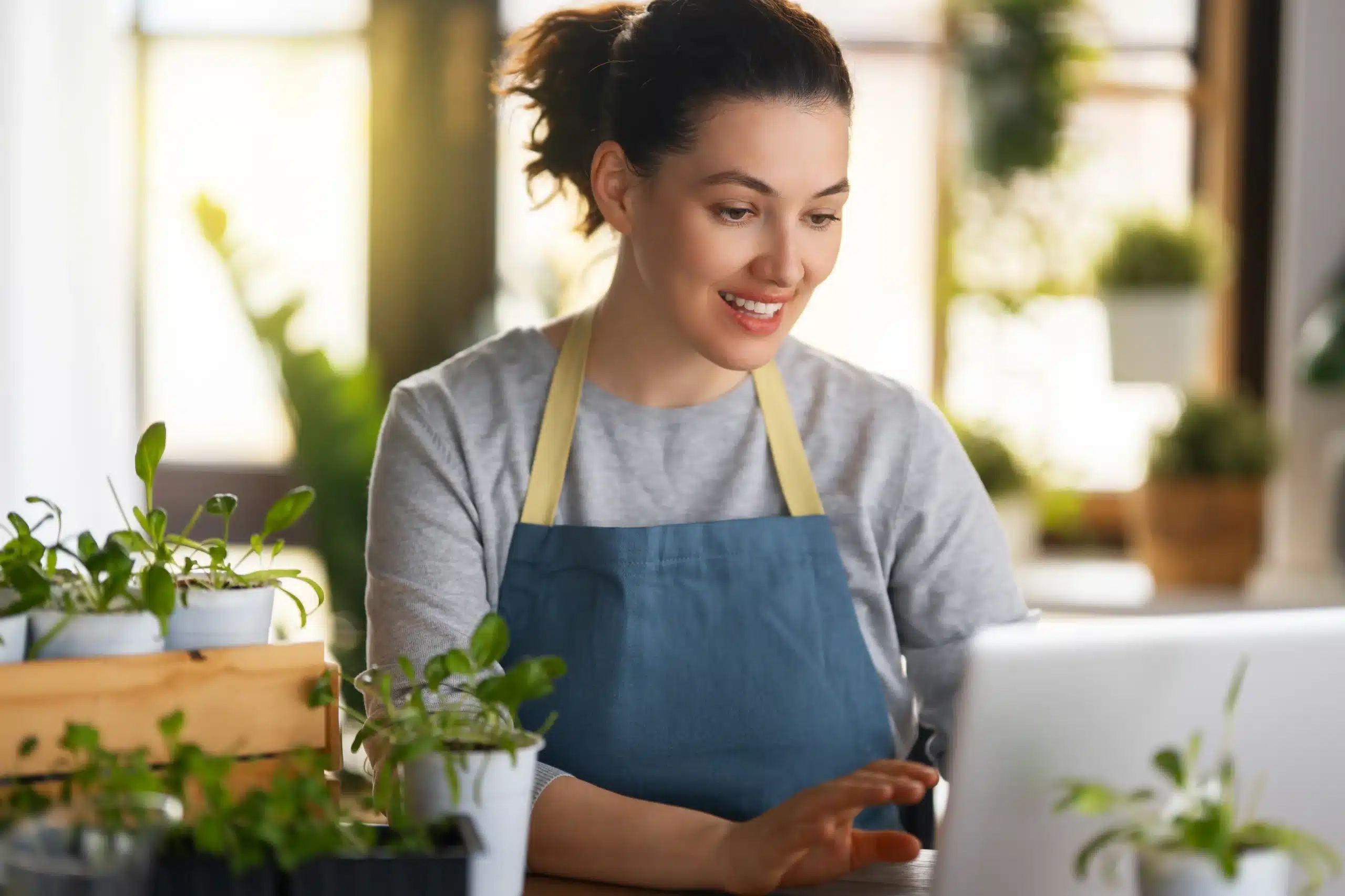 Agence communication digitale développant stratégie marketing externalisée pour client